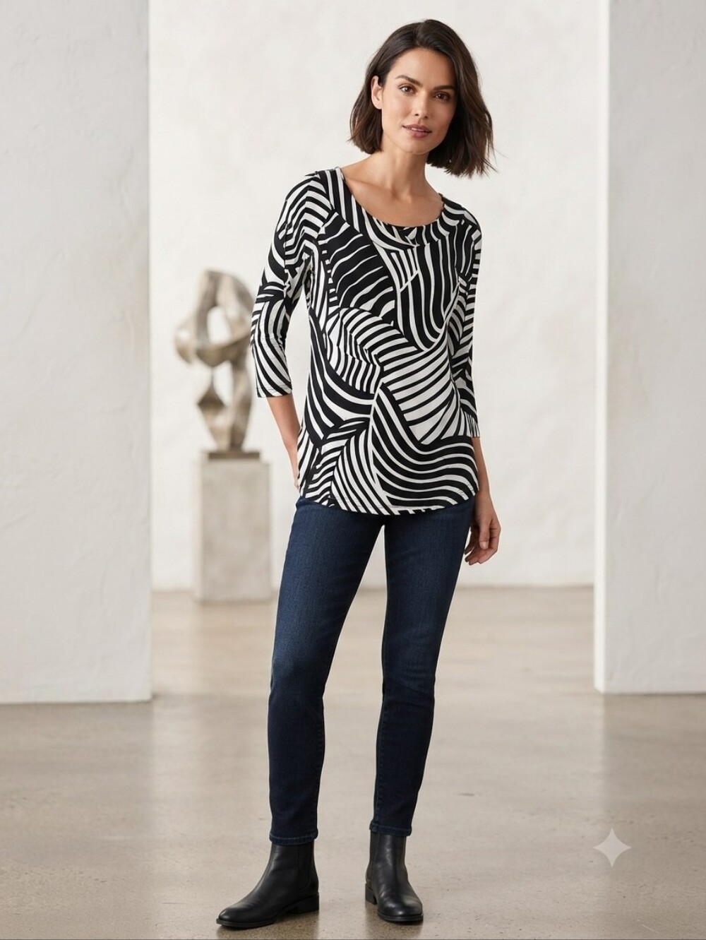 Travelers by Chico's Black White Abstract Knit Top Stretch Size 1 (S/M) Acetate